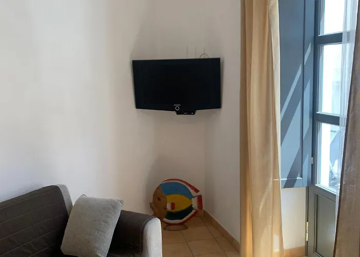 Casa Marietta ליפארי