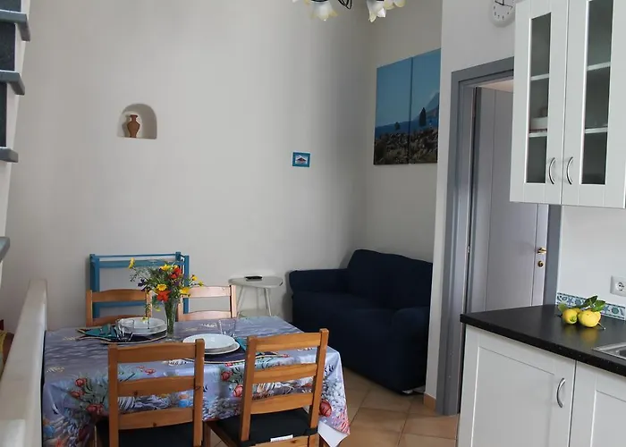 Casa Marietta ליפארי